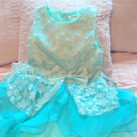 Blue girls XL dress. definitely on the fancier side.. great for halloween! ✨✨✨ - Picture 1 of 5